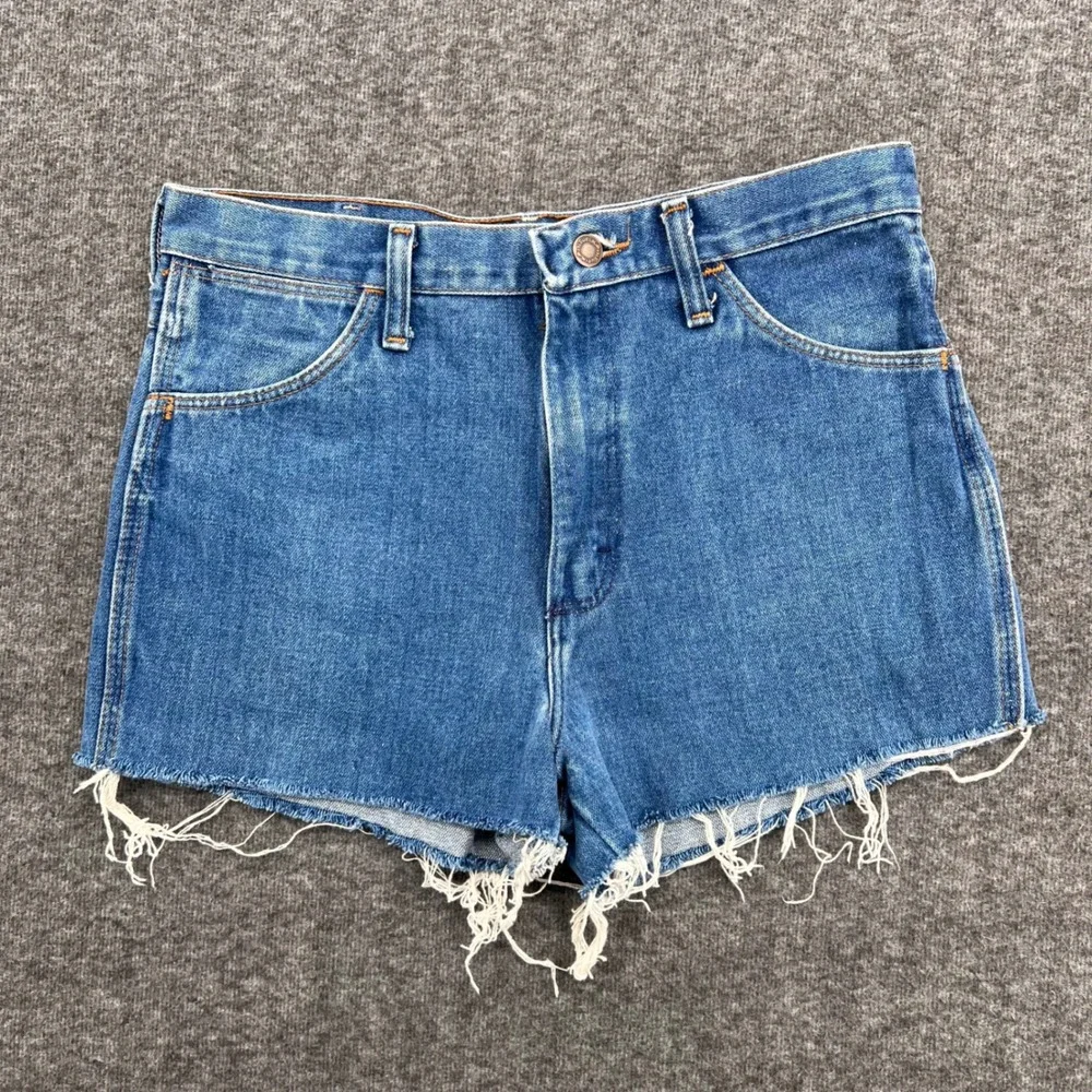 Vintage Wrangler Made in USA High Waisted Raw Hem Denim Shorts‎ Blue 31 935DEN